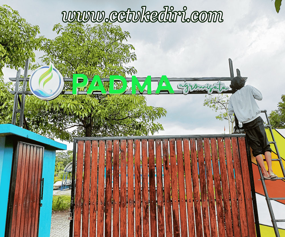 <p>Pemasangan kamera di Wisata pemandian ini akan banyak manfaat untuk memantau situasi atau kondisi yang terjadi, terkadang terjadi hal buruk dan tidak ada yang mengetahui dengan adanya kamera ini akan memberikan informasi tentang aktivitas yang di lakukan sehari-hari secara akurat, dan rekaman tersebut bisa dijadikan bukti tindakan kejahatan yang telah terjadi.</p>